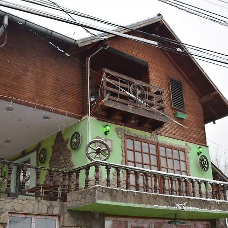 Casa Parvu 호텔 Lunca Mare 외부 사진
