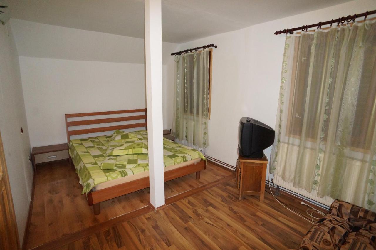 Casa Parvu 호텔 Lunca Mare 외부 사진