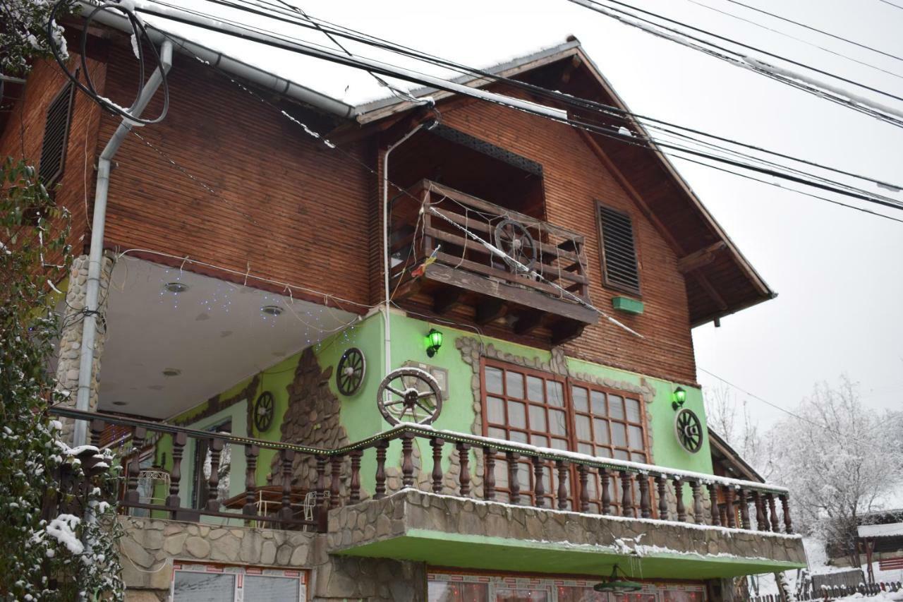 Casa Parvu 호텔 Lunca Mare 외부 사진